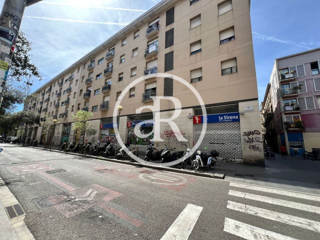 Retail space for sale in El Raval (Barcelona)